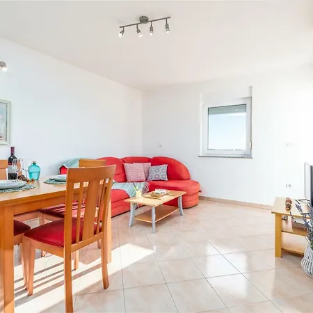Apartament Mare *