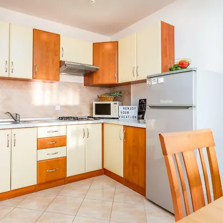 Apartament Mare