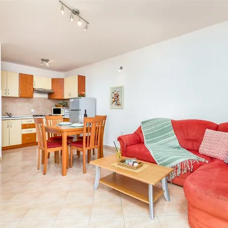 Apartament Mare *