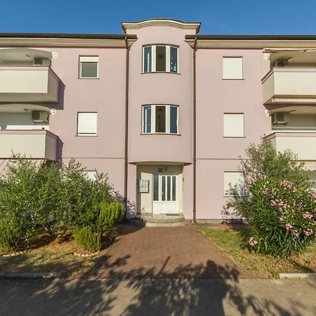 Mare Apartament *