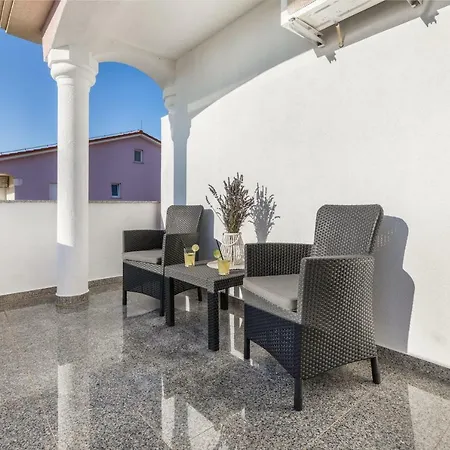 Mare Apartament *